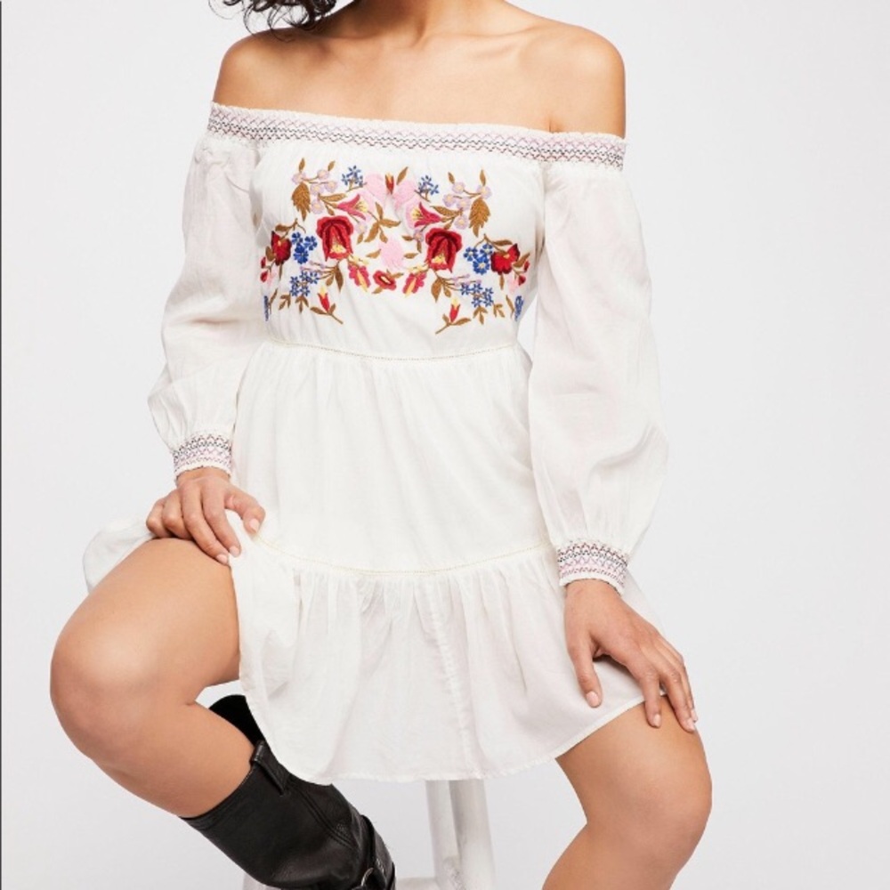 FREE PEOPLE Sunbeams White Embroidered Off the Shoulder Mini Dress Large - Picture 4 of 6